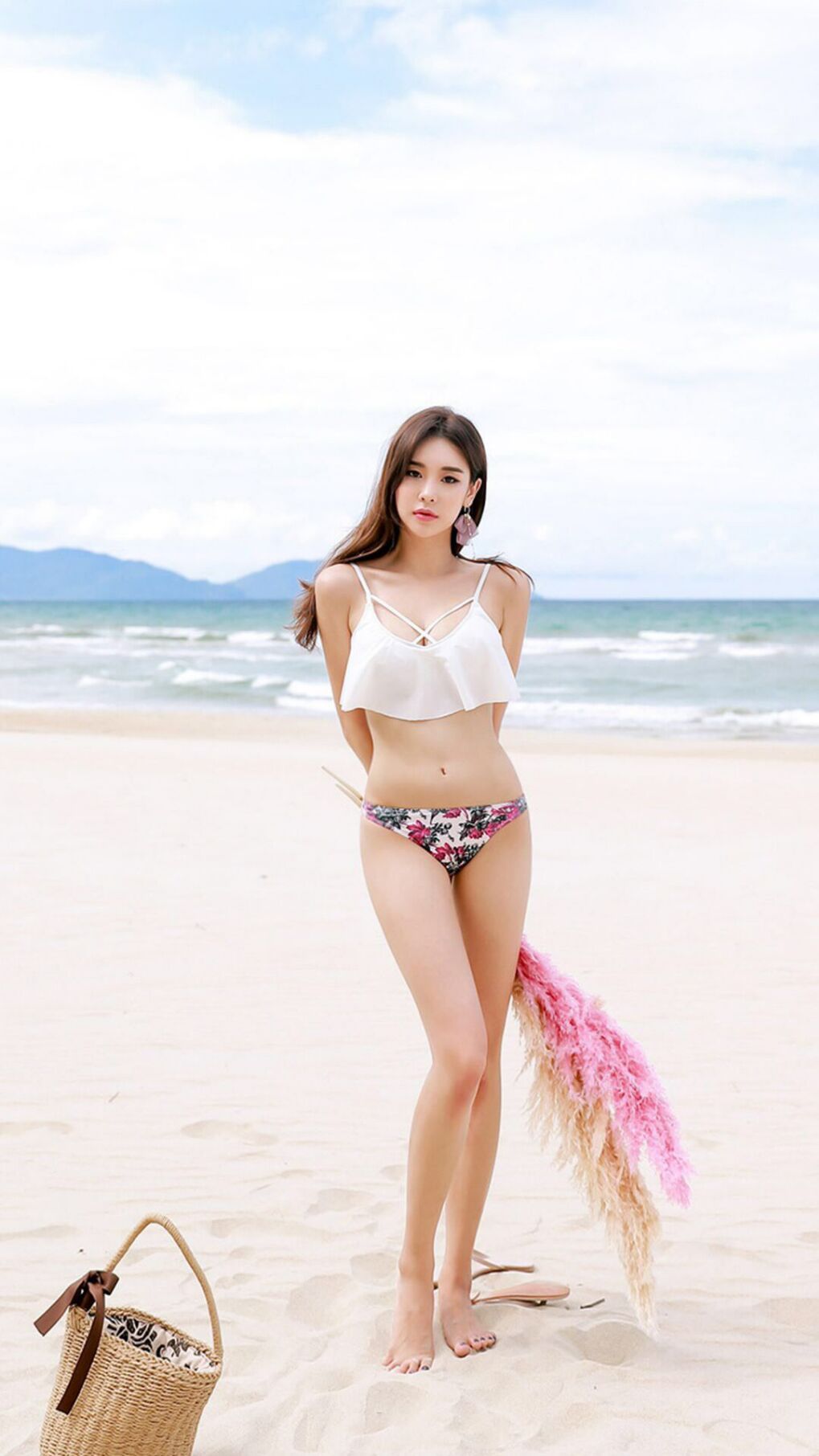 _都市登山挑战：攀越天际线的勇敢征程_，攀登天梯图片