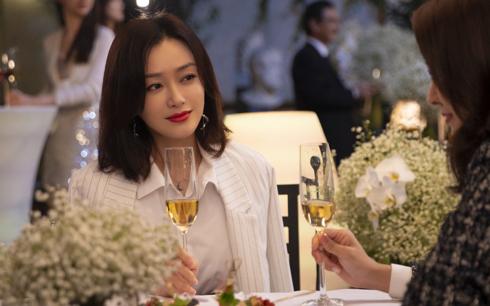 高价签约引热议：这些豪门是否受益？，豪门协议