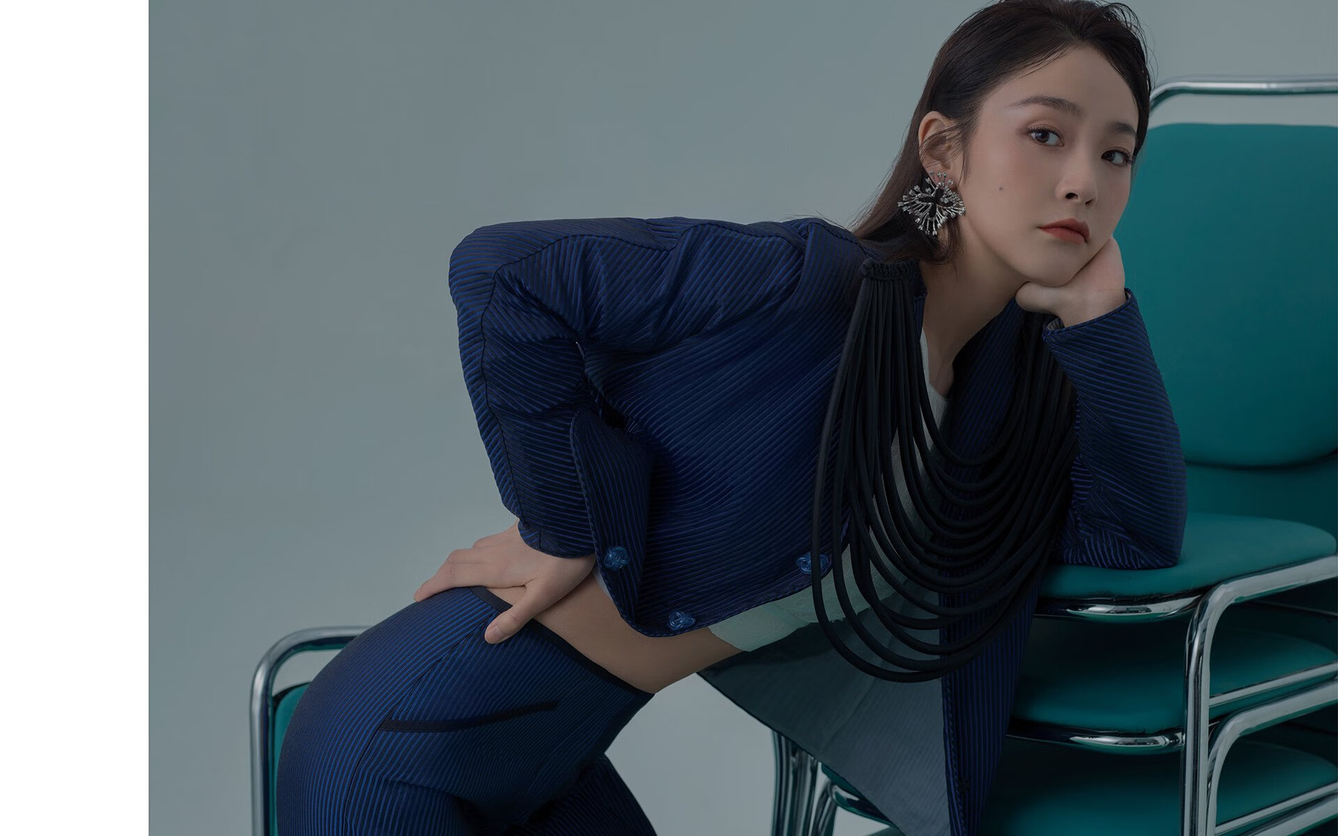 意大利举重选手在女子比赛中获得银牌，意大利81kg举重