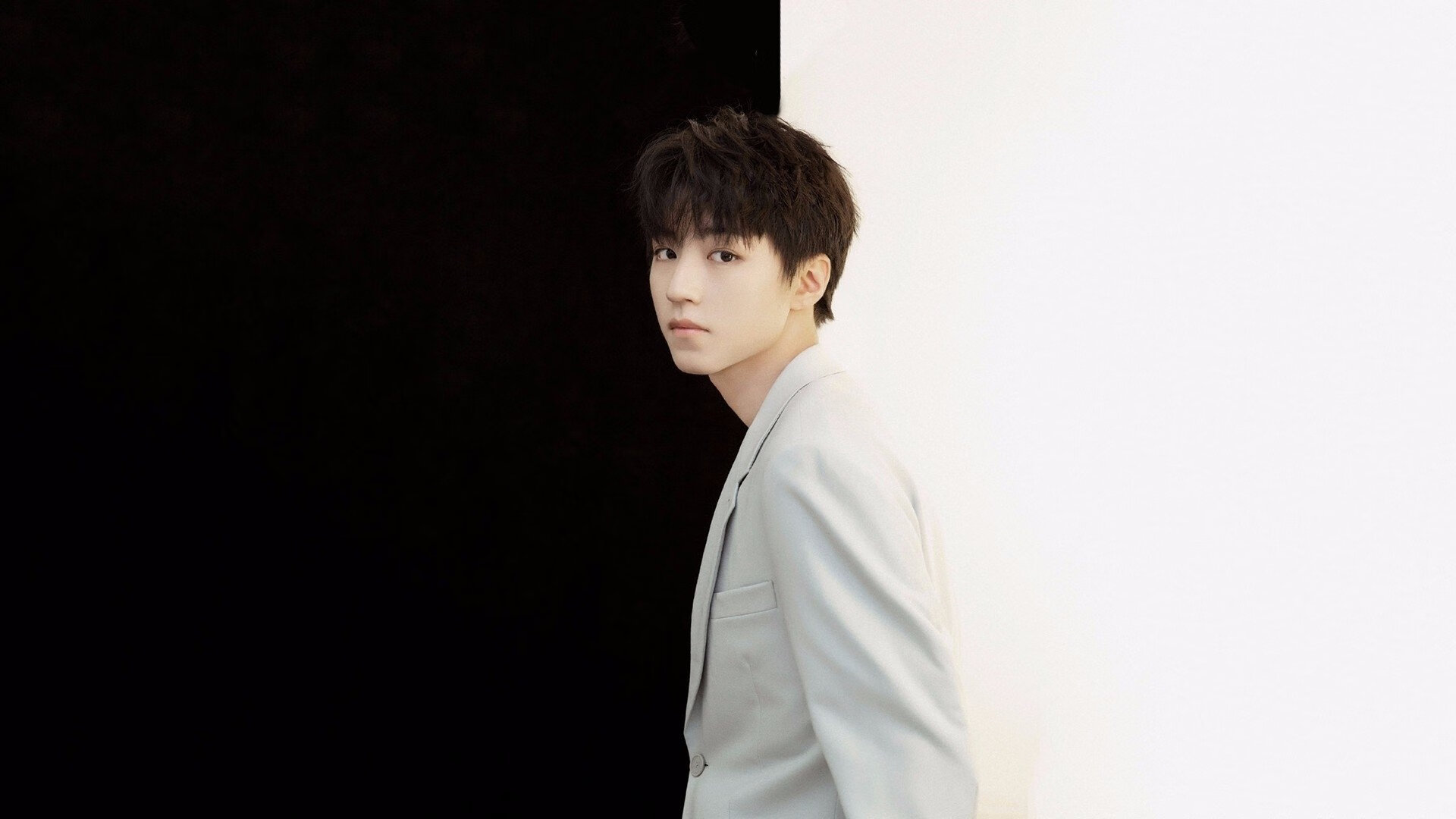 西班牙在对希腊的比赛中取得关键胜利，西班牙vs希腊 04欧洲杯