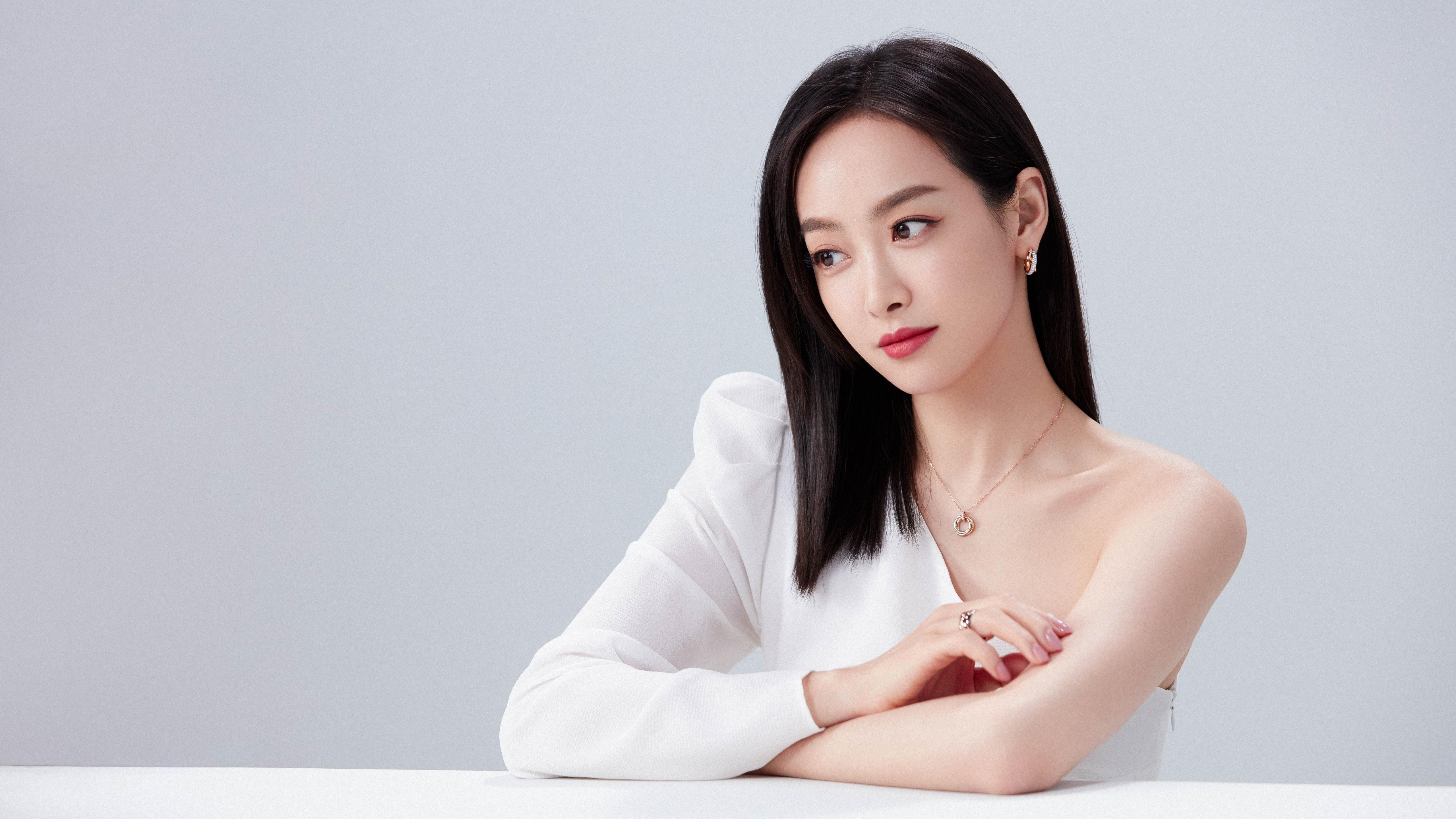 “短柄墙球,攻守之间的智慧博弈!高新区全民健身馆带你领略不一样的运动魅力”