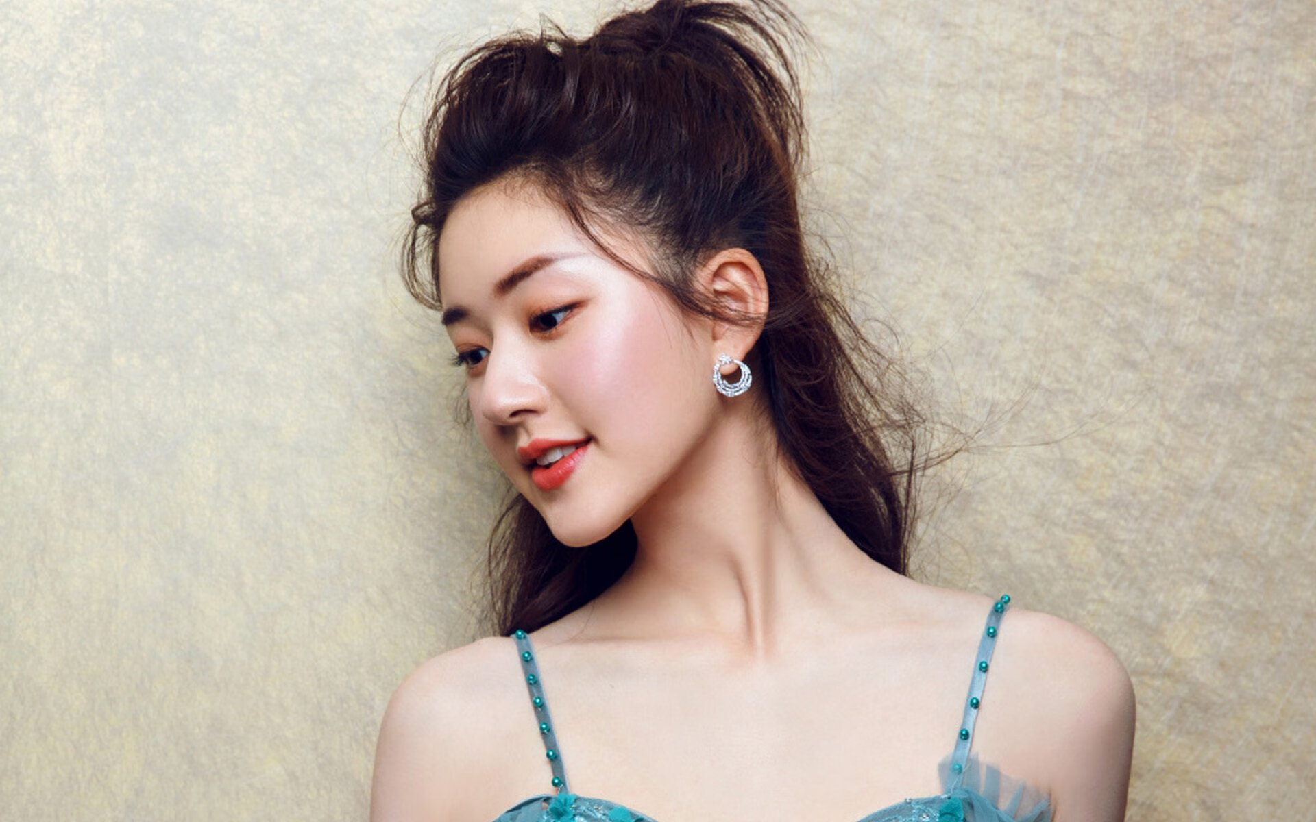 校园足球场地资源持续优化，校园足球场地标准尺寸